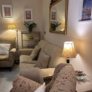 https://elegante-apartamento-junto-a-la-casa-de-pilatos.es-andalucia.com